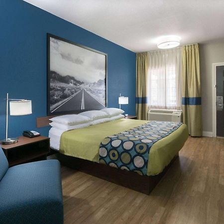 Super 8 By Wyndham San Antonio Near Fort Sam Houston Екстериор снимка